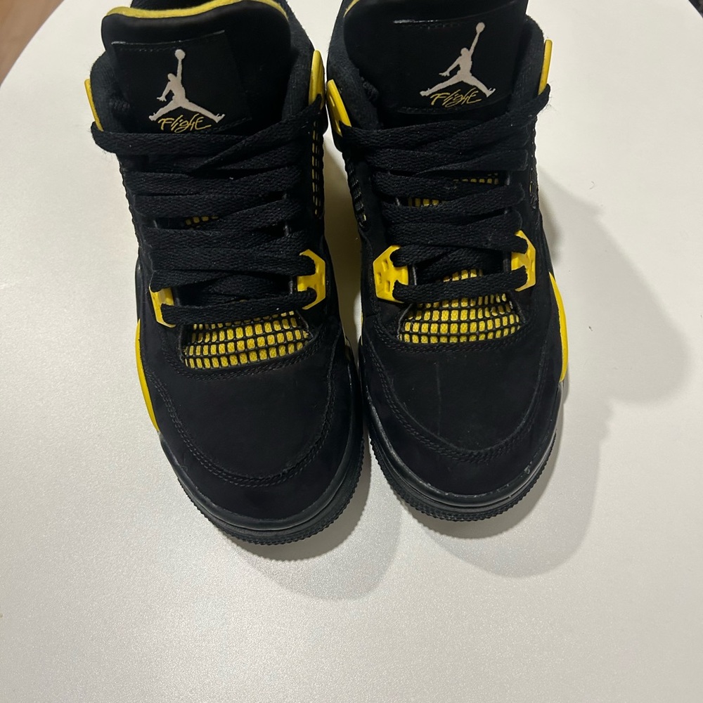 Jordan 4s Thunder - Picture 2 of 6